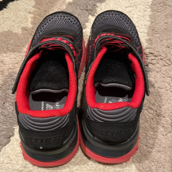 Boys shoes by sketchers sizes 13-1 - Picture 4 of 10
